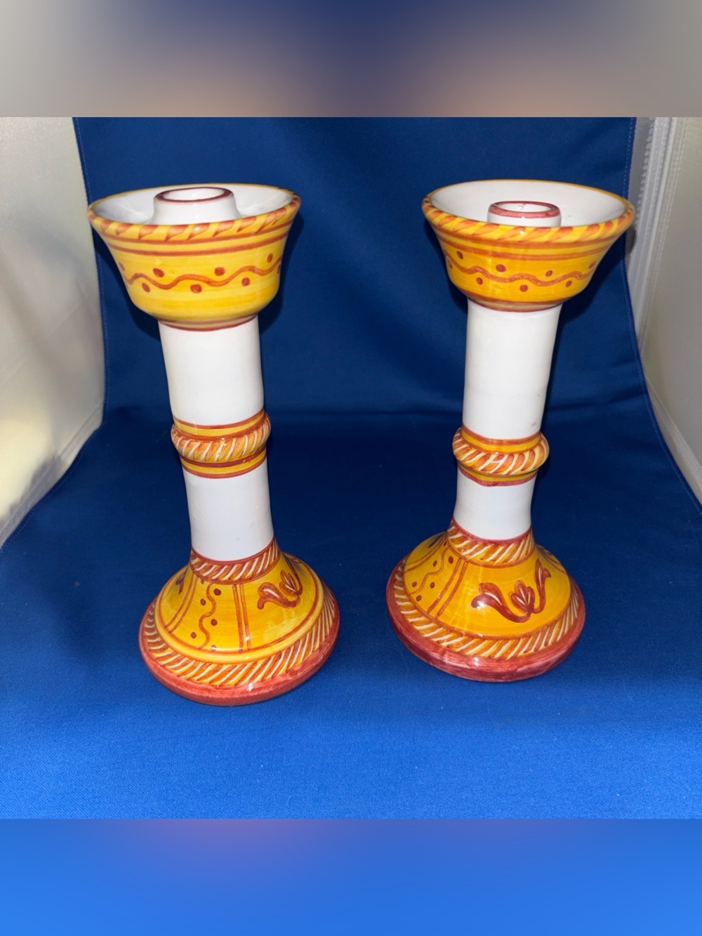 Pair Vtg Deruta Italy Hand Painted Ceramic Candlesticks Majolica 7.75” Red Gold